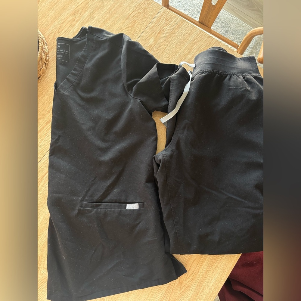 Black Figs Scrub set!